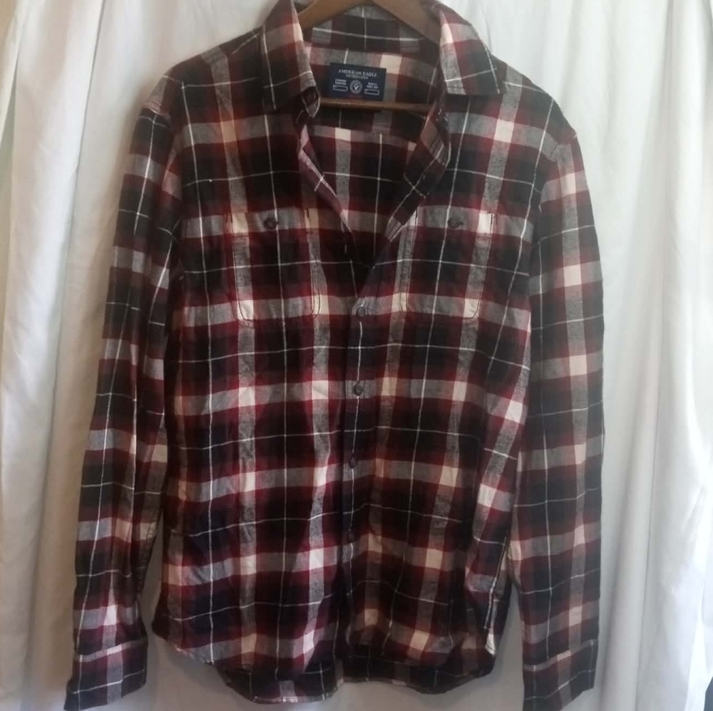 NWT American Eagle Cabincore Medium Plaid Button-Down Shirt Burgundy Black White